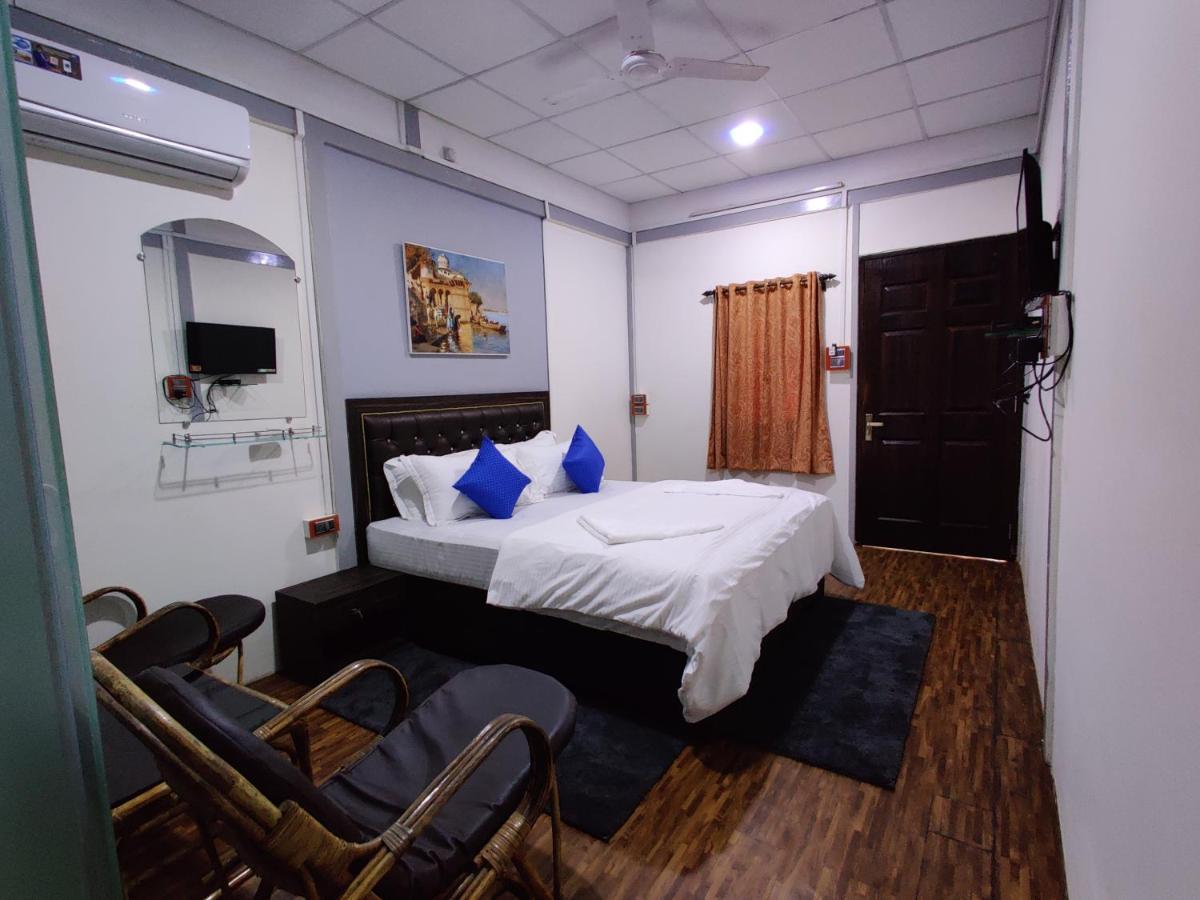 Regina'S Place Hotel มานเดรม ภายนอก รูปภาพ